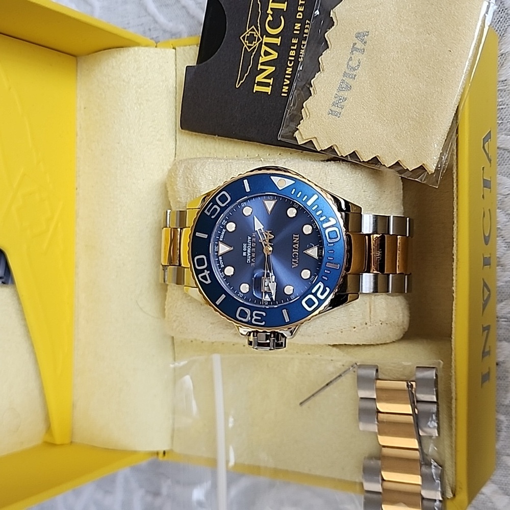 Men's Invicta Watch - Picture 2 of 2